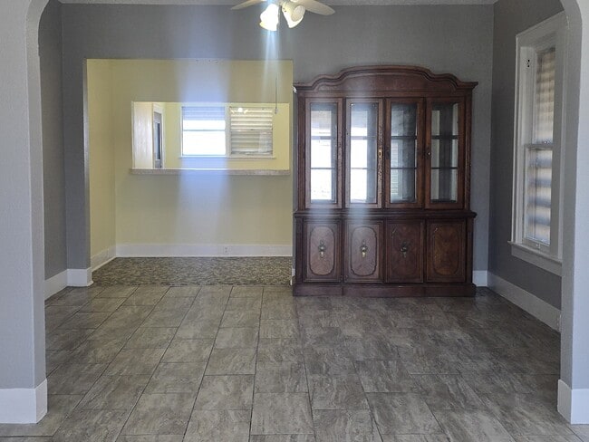 Photo - 3828 Avenue S 1/2