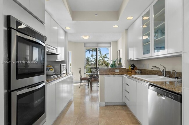 Building Photo - 21050 Point Pl Unit 502