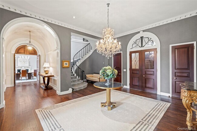 Photo - 393 Oyster Bay Road