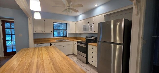 Photo - 17451 Southside Ct