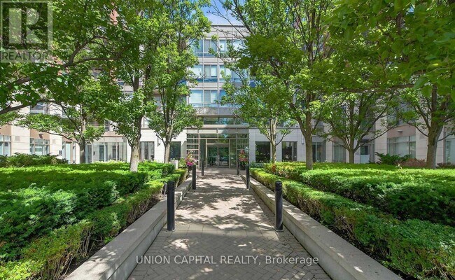 Photo - 500 Queens Quay W Unit 812W