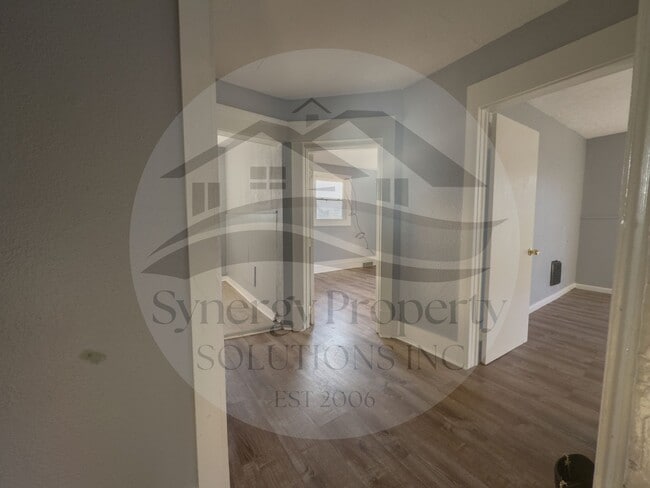 Photo - Lexington Ave 146 - 146 1/2 Unit 146 1/2