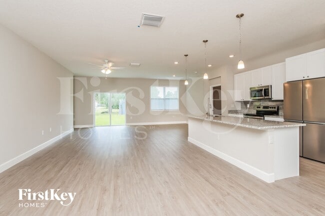 Photo - 756 Lavender St SE