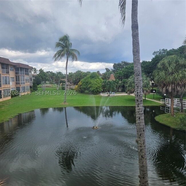 Building Photo - 5021 W Oakland Park Blvd Unit 204
