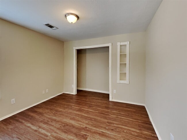 Building Photo - 20930 Grovedale Dr