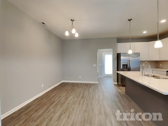 Photo - 303 Thomas Point Dr