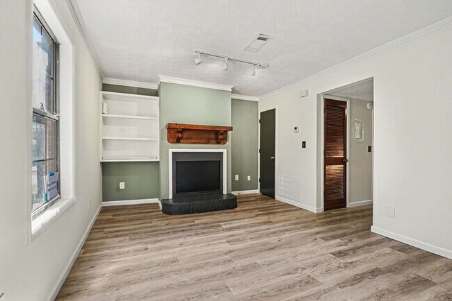 Photo - 2BR/1.5BA End Unit Townhome Near Downtown Snellville!