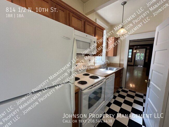 Photo - Check out this Vintage Apartments in Histo...