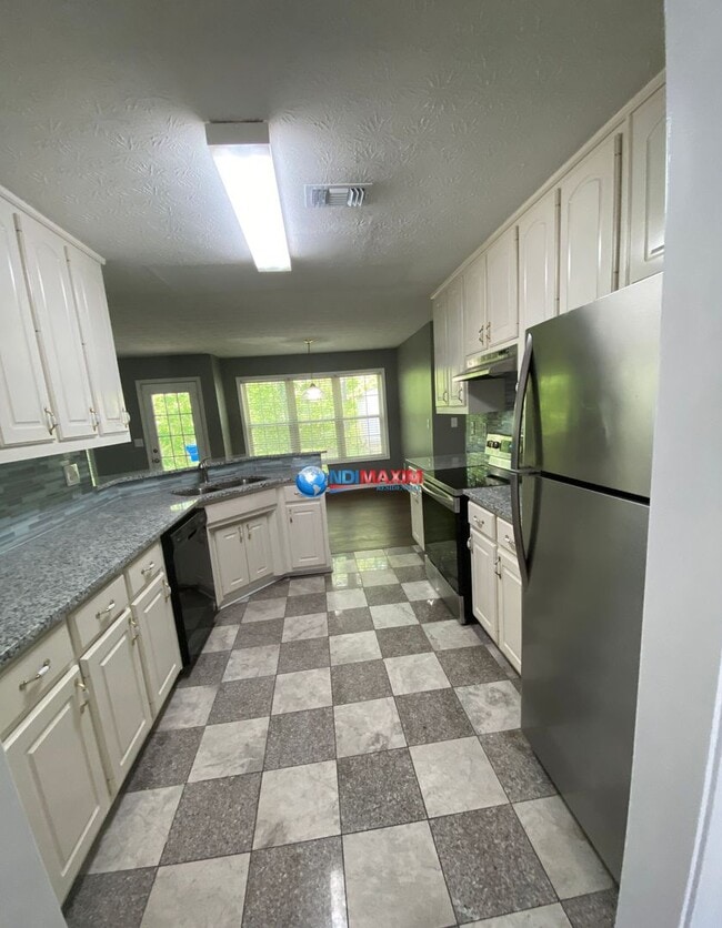 Photo - 705 Simon Ive Dr