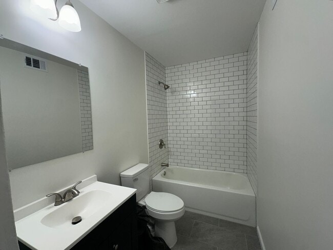 Photo - 300 Redmond St Unit Apt 2