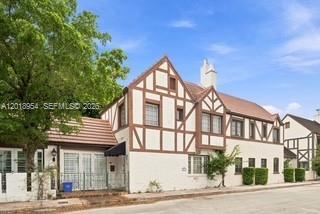Building Photo - 404 Viscaya Ave