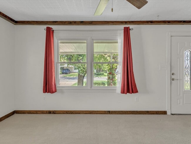 Photo - 815 Sandra Dr