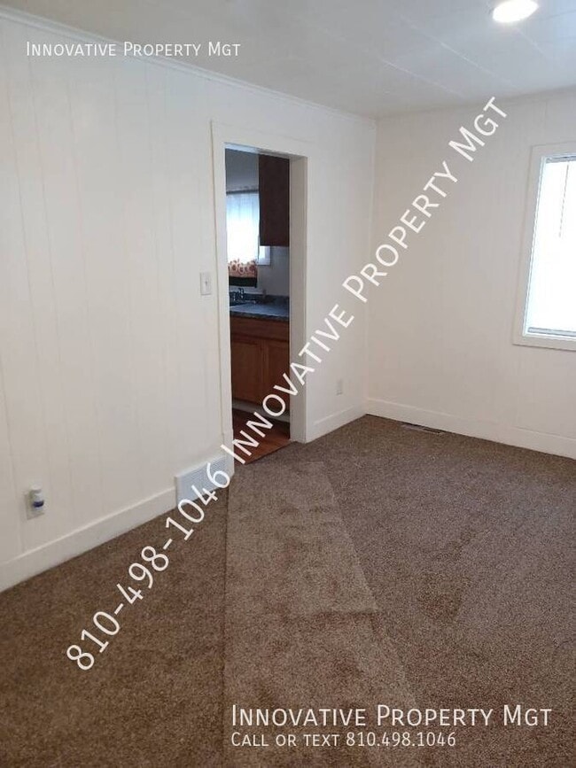 Photo - 1077 W Bergin Ave
