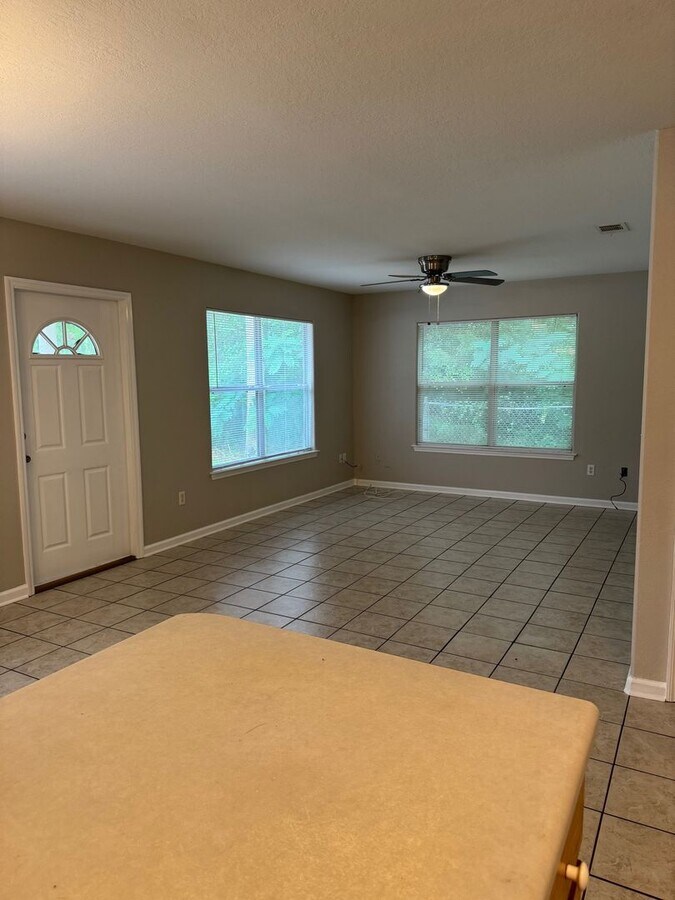 Photo - 3 Bedroom Duplex in Crawfordville