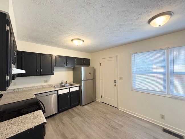1504 Ensign Dr Unit 3
