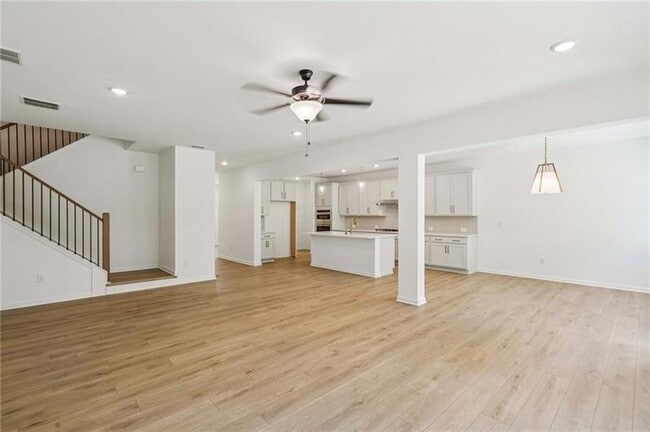 Photo - 240 Silverleaf Trl