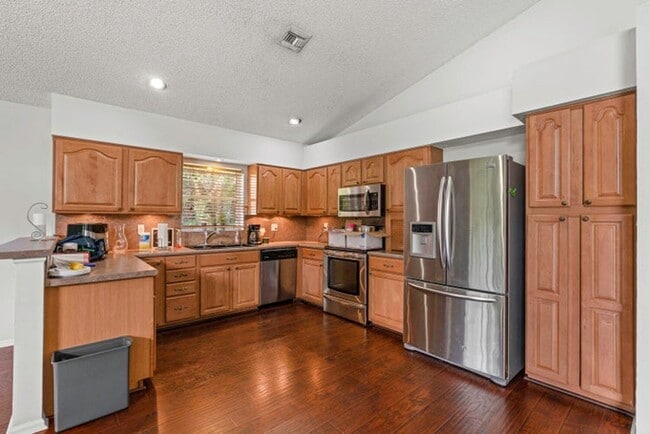 Photo - 1304 Lake Breeze Dr