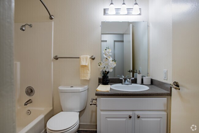 3BR, 2BA - 1,175SF