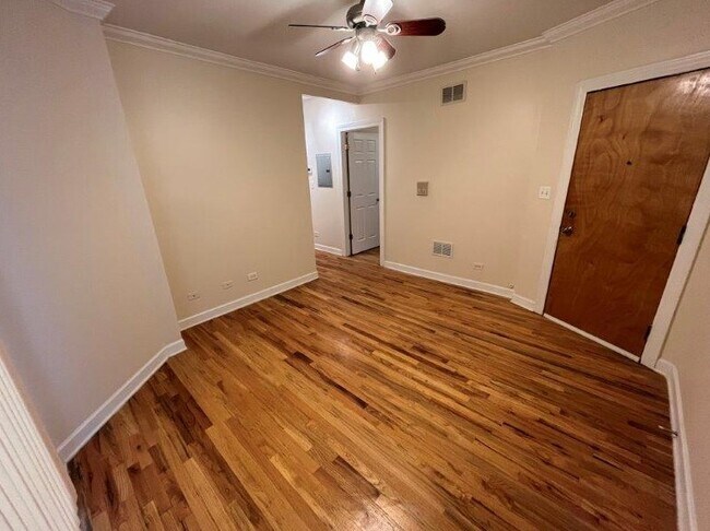 Photo - 4608 N Monticello Ave Unit 3