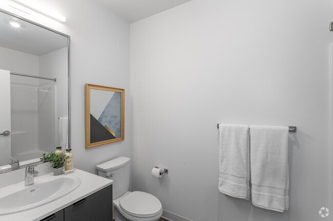 1BR, 1BA - 578SF