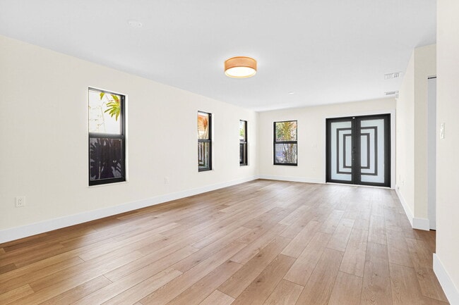 Photo - 136 NW 53rd St