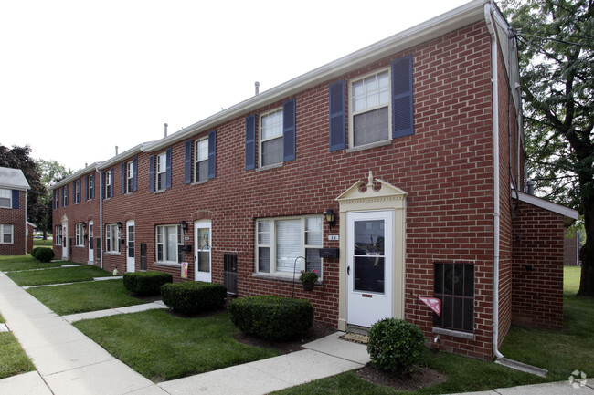 Building Photo - Yorktowne Townhomes