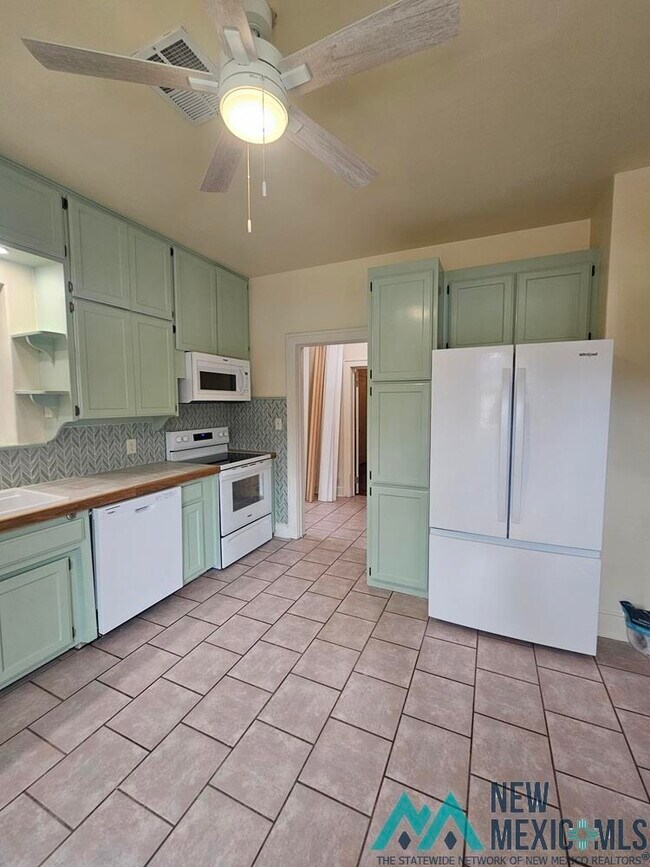 Photo - 618 Grape St