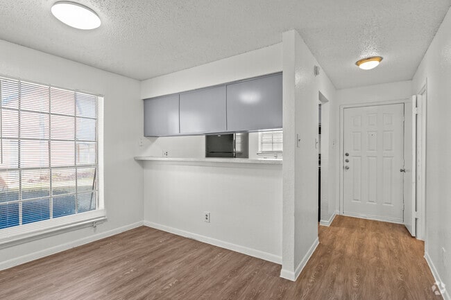 2BR, 2.5BA - 1045 SF - Entrance - Plantation West