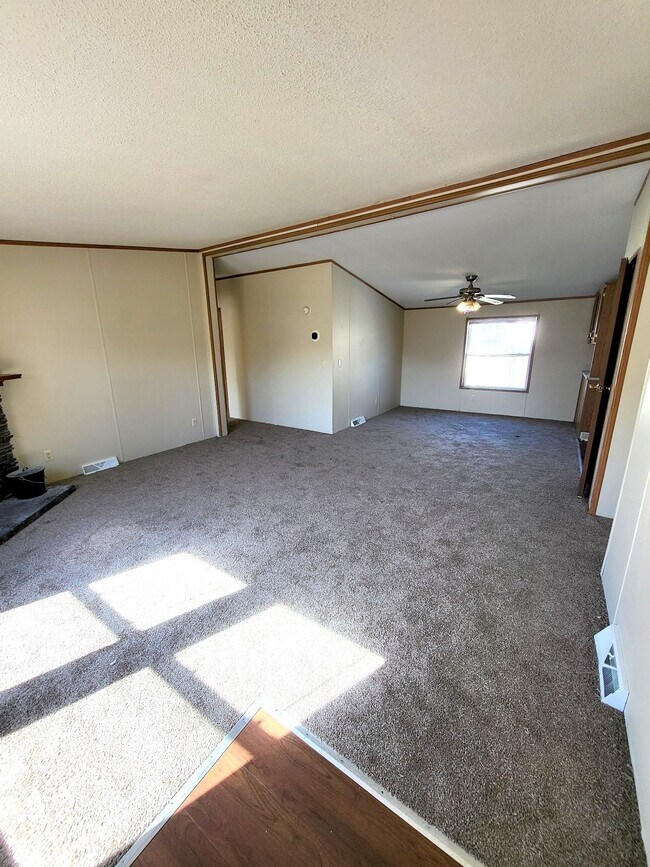 Photo - 1856 Armstrong Blvd