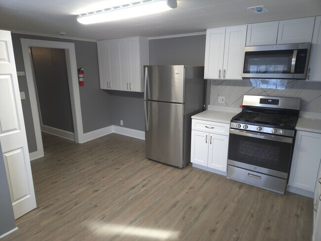 Photo - 10906 N Woodstock St Unit B