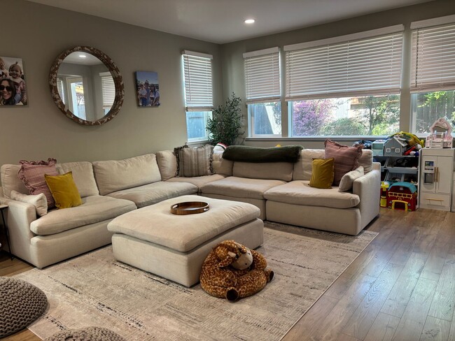 Photo - Newer 4 bedroom 2.5 bathrooms Available May 16th