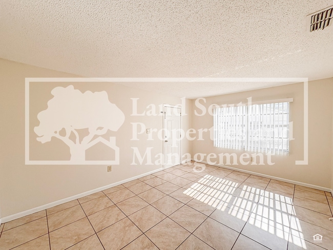 Photo - 5847 Charlton Dr