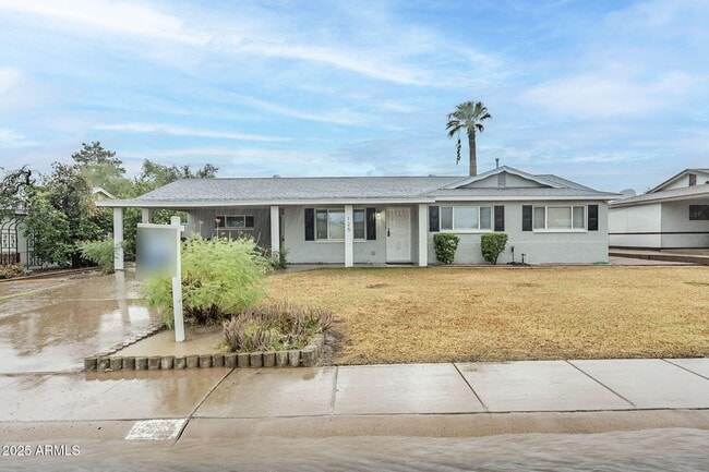 Building Photo - 125 E Papago Dr