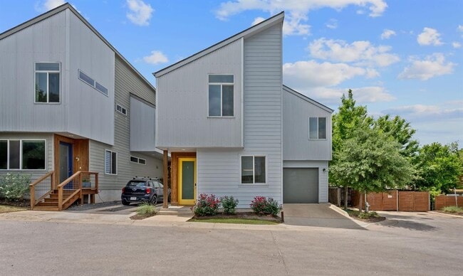 Building Photo - 705 N Bluff Dr Rental
