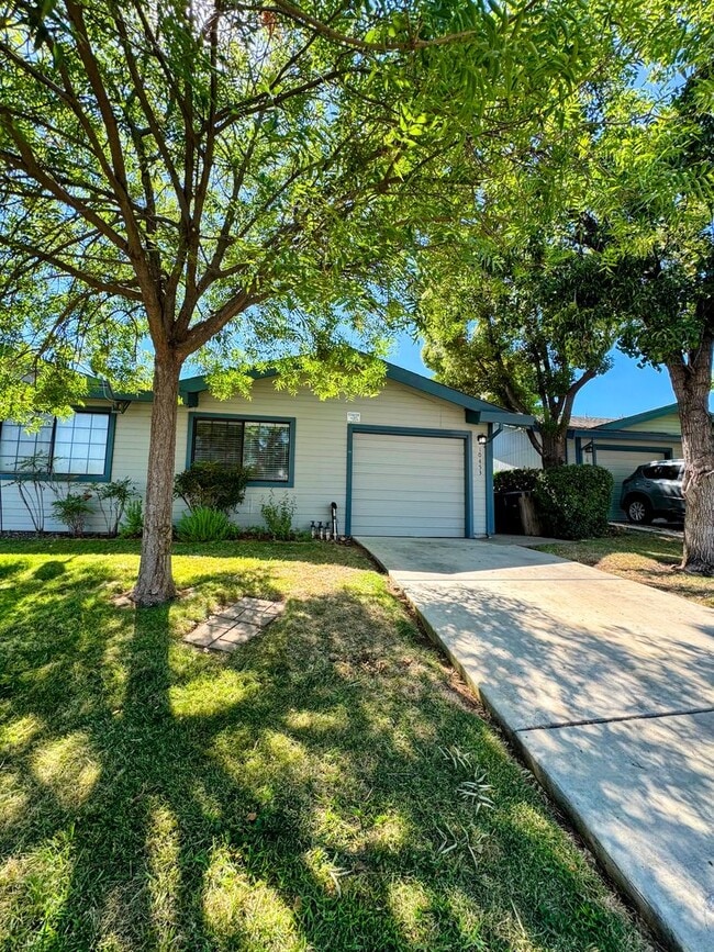 Building Photo - Adorable 2 bedroom 1 Bath Unit for Rent