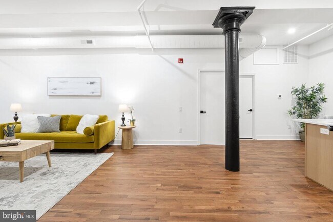 Photo - 240 Hermitage St Unidad 102