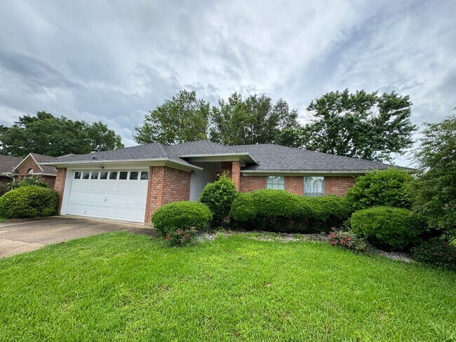 Close to Barksdale Air Force Base... - Close to Barksdale Air Force Base... House