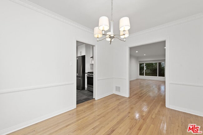 Building Photo - 1208 N Crescent Heights Blvd Unit 4