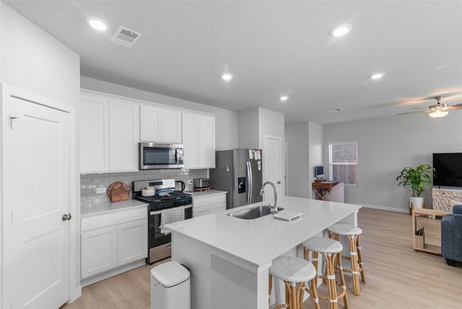 Photo - 123 Alset Dr