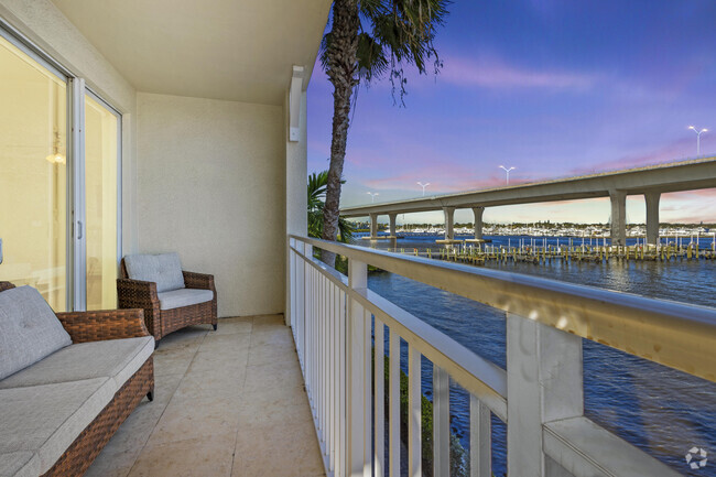 Building Photo - 275 NW Flagler Ave Unit 204 Rental