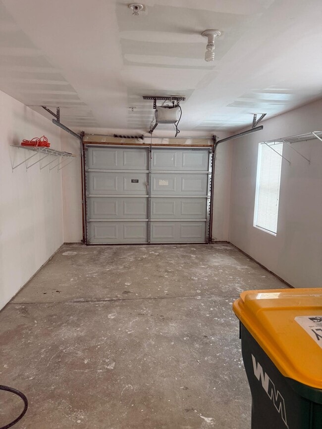 Photo - 7438 Lacy Dr Unidad -