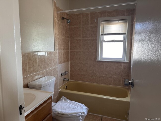 Photo - 133 Dubois Ave Unit A 9
