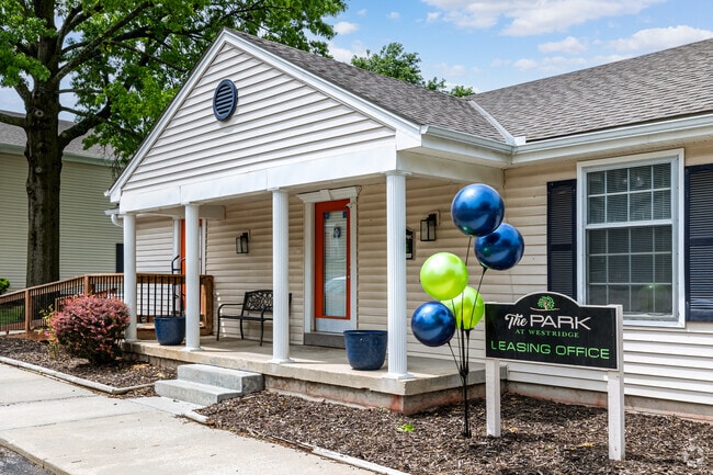 Clubhouse & Leasing Office