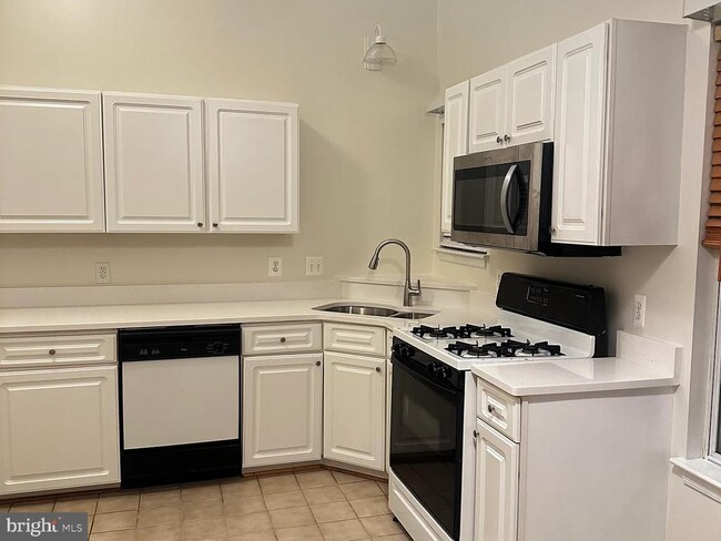 Photo - 309 Tall Pines Ct Unidad 9