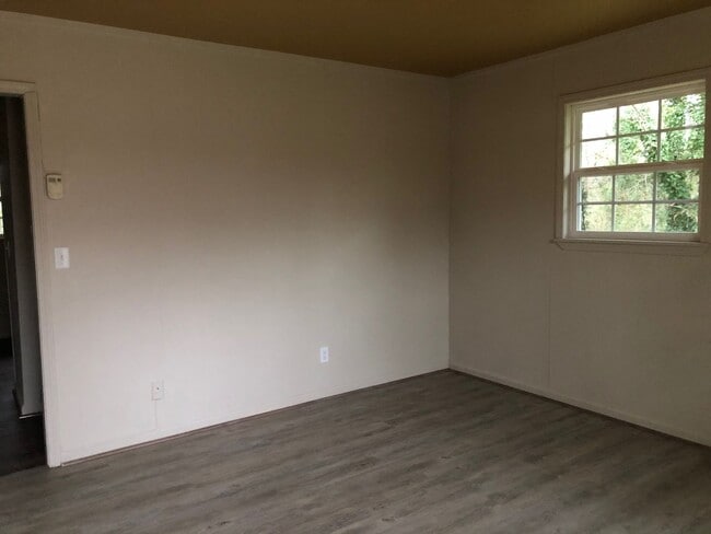 Photo - 411-413 Nixon Ave SW Unit 411 Apartment B
