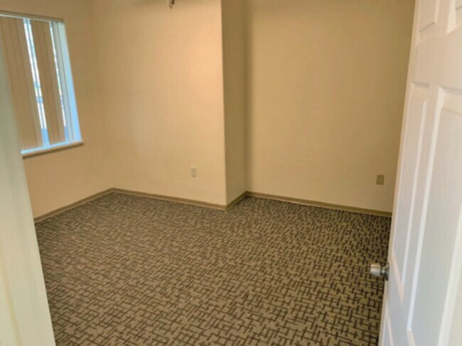 Photo - Junction City 2 bedroom  like- NEW interior!