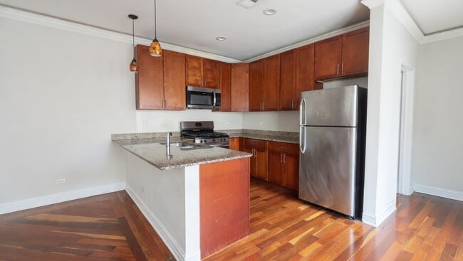 Photo - 2038 W Touhy Ave Unidad 2