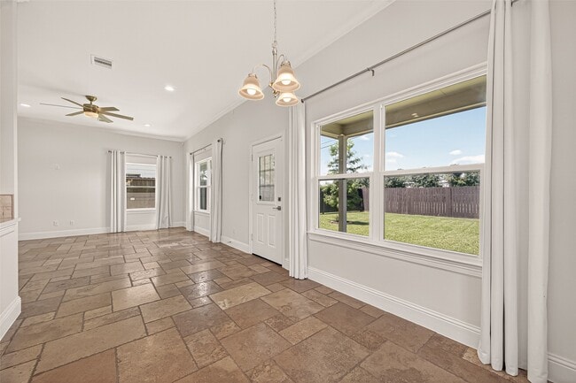 Photo - 2211 Silverbonnet St
