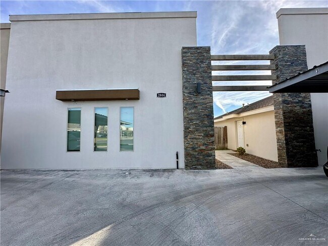 Photo - 18 Wolverine St Unit 2