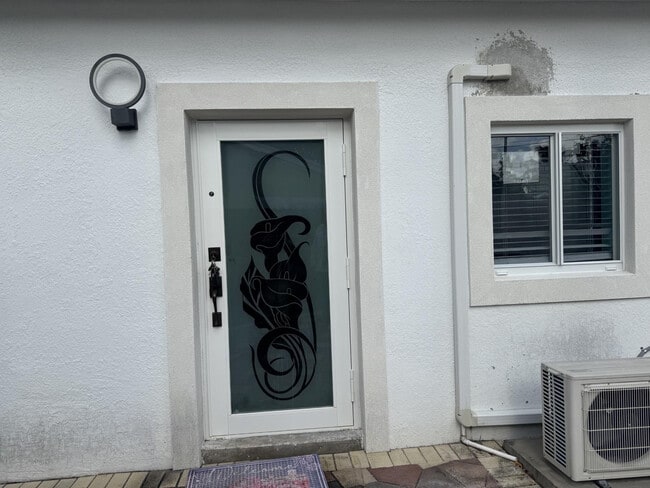 Building Photo - 240 NE 27th St